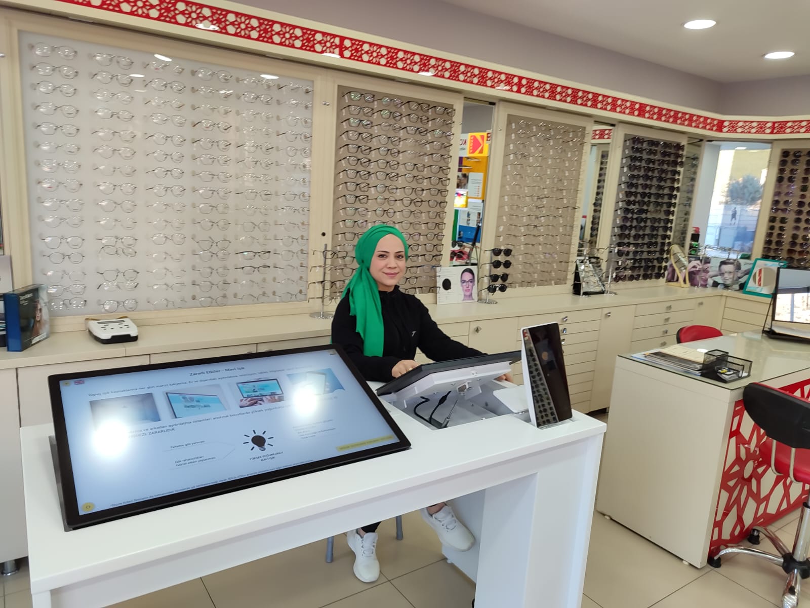 Bucak Gözlük - Eda Optik