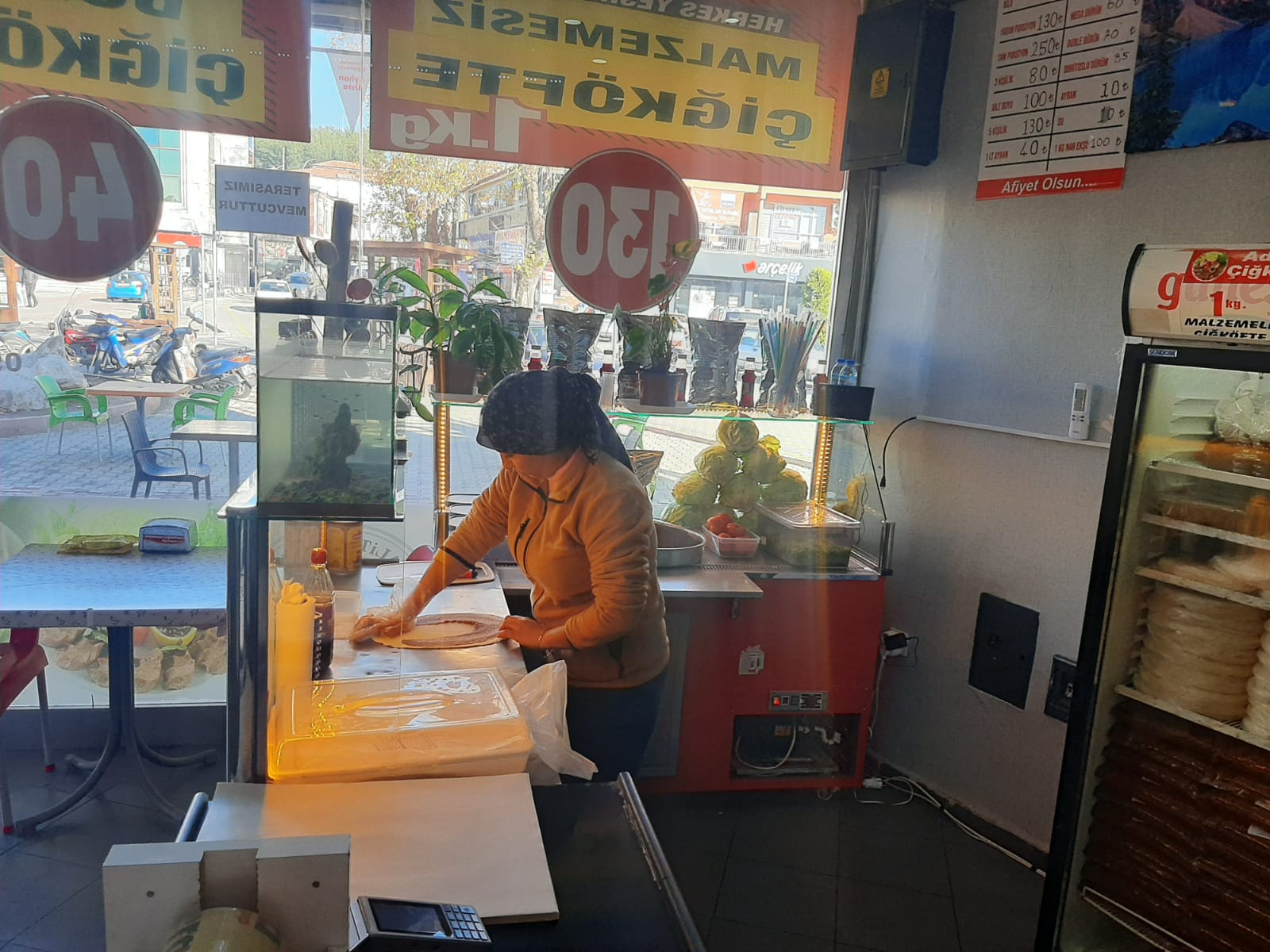 Bucak Çiğ Köfte - Adıyaman Çiğ Köftecisi Ayhan Usta